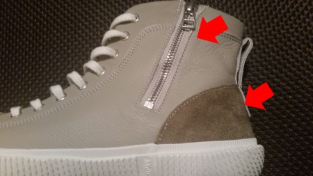 かかとのアクセントカラーと内甲側のファスナー